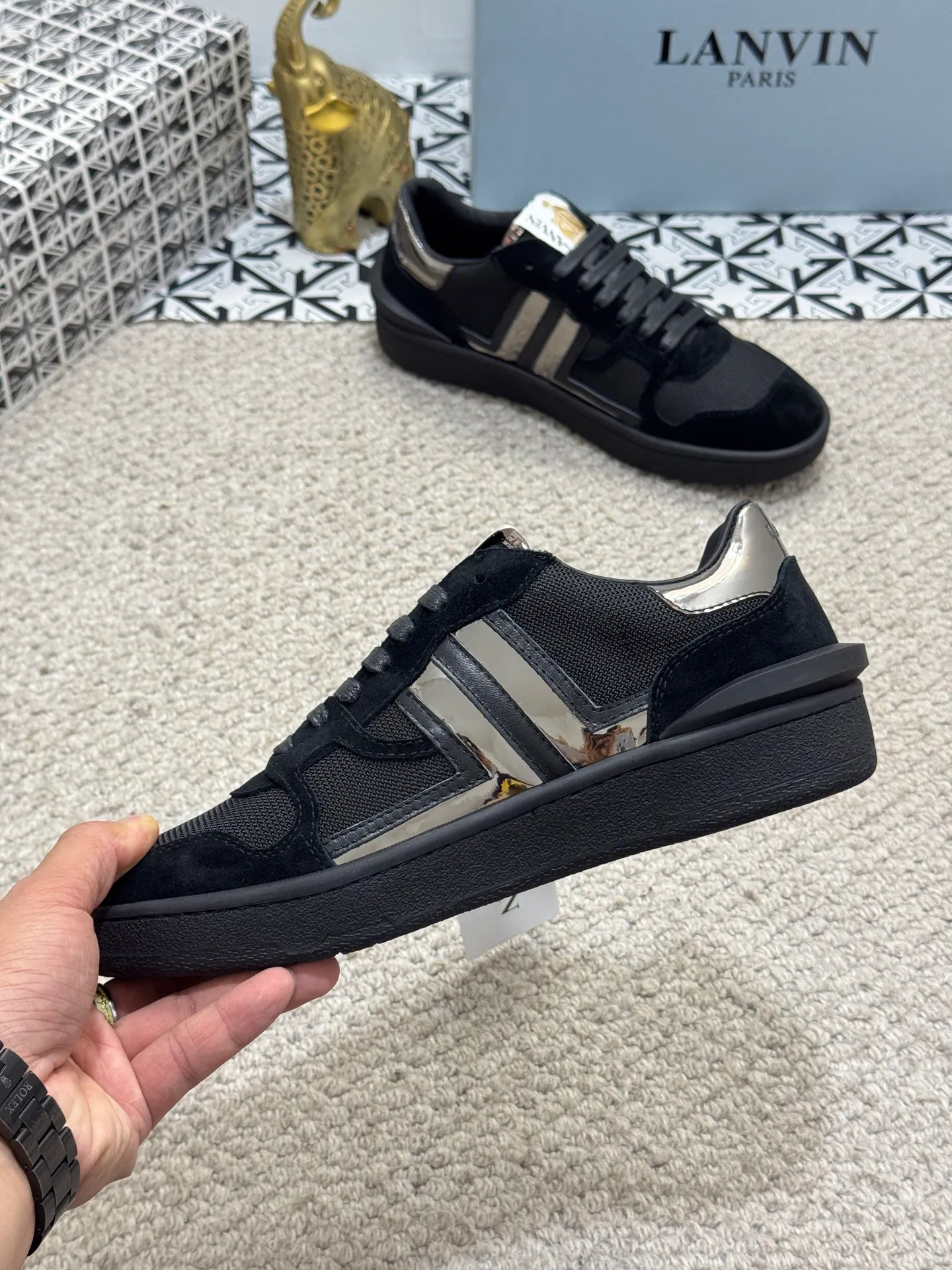 Men's men's shoes 💰520 [New style] 🦈🦈lanvin #LANVIN spring and summer series new colors ❤️‍🔥The latest lace-up fashionable casual Forrest Gump running shoes~bumpr high-quality couple 👫 series!! The latest trendy products of the season. Many bloggers have planted grass and purchased the original molds for customization. The uppers are nubuck leather. They are very versatile, fashionable and casual, and are comfortable to wear on the feet. Recommended! The original molds have clear logo rubber bottoms, which are non-slip and wear-resistant. Size: Female 36~40 Male 38-44 (45 customized
